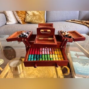 Vintage Singer accordion style Sewing Box with Multicolor Thread Set